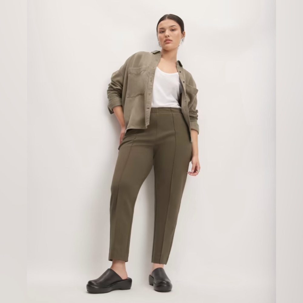 Everlane the Dream Pant in Dark Forest